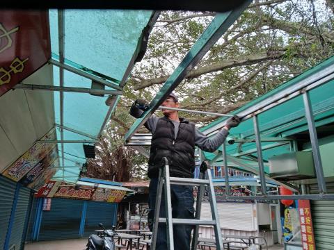 楊嘉豪鐵工任職中 - 團隊合作配合業主需求現場施工
八里區