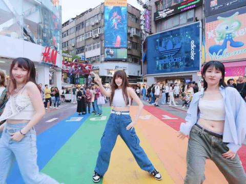 卿頤亭 - 台北信義快閃表演