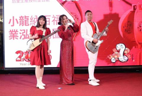 Sophie蘇菲 三語活動&婚禮&尾牙主持人 - 