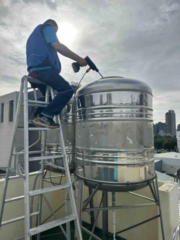 靖 水電 - 水塔清洗