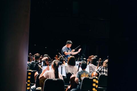 楊子震 - 活動攝影｜100把大提琴的美麗冒險