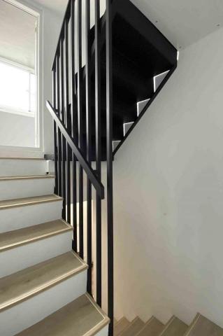 景麗工程行 - 樓梯格柵