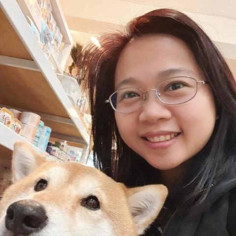 提供3c手機配件服務的專家邱玉婷