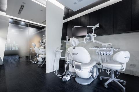 Luke 商業攝影棚 - 診所形象拍攝，牙醫師形象照，室內空間攝影，
