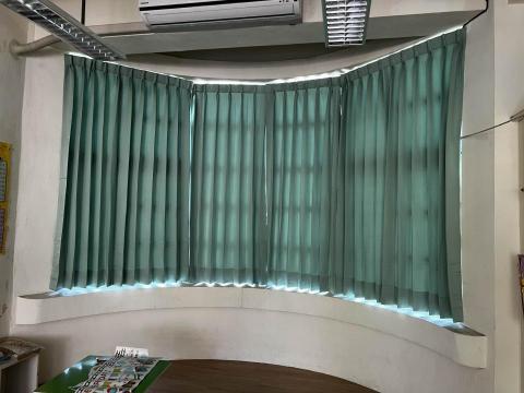 惜地企業有限公司 - 教室、營業場所防焰窗簾，可通過消防檢查
