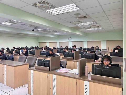 羅冠鈞 - 113-1臺師大數位學伴計畫