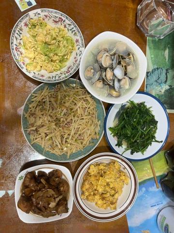 錢牧青 - 絲瓜蛤蜊、黃瓜炒蛋、炒馬鈴薯、紅燒肉、炒菠菜（畫質不好見諒）