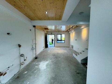 易久工程行 - 裝潢中