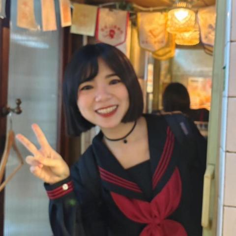 提供高雄衝浪教學服務的專家周律甄