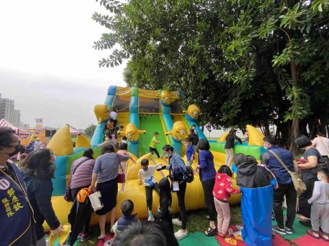 燁星國際行銷有限公司 - 充氣溜滑梯