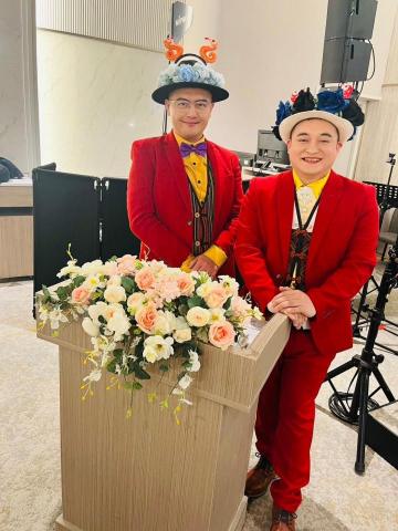 婚禮活動尾牙各式活動主持人毛麗人 - 泰太傳奇雙搭主持人準備上台主持囉！