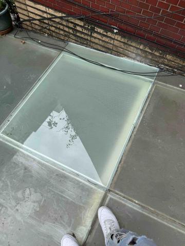 莊子緯 - 8mm噴砂強化玻璃，採光罩更換