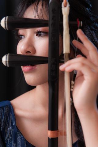 黃暄涵二胡鋼琴教學 - 擁有豐富二胡演奏知識