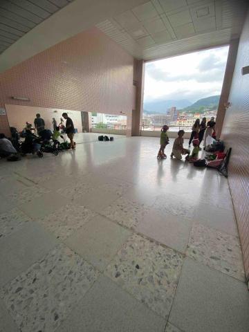 阿倫直排輪 - 半室內直排輪，不怕下雨、太陽！空氣流通！