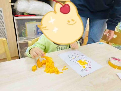 駱瑀彤 - 幼兒美術-聖誕節卡片