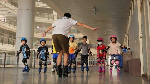 阿倫直排輪 - 半室內直排輪，不怕下雨、太陽！空氣流通！