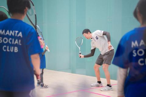 AJ Squash Academy - 從小培養壁球興趣，還有正確觀念。

擁有兒童壁球教學經驗，6歲以上就可以安排，使用兒童球拍與兒童用的壁球，在安全、快樂的課程中學習。
