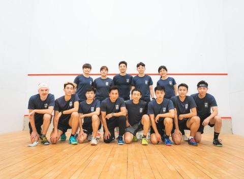 AJ Squash Academy - AJ球員都是台灣A組（最高級別球員）
有一部分是台灣國家隊球員，有幾位參與國外職業壁球賽事，全職的在做訓練（一天練習2次）

所有訓練都是一條龍。
從技術上、體能與肌力課表全部因球員情況去安排。