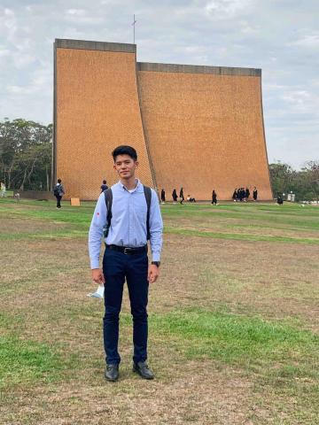 提供數學補習班高雄服務的專家陳威廷