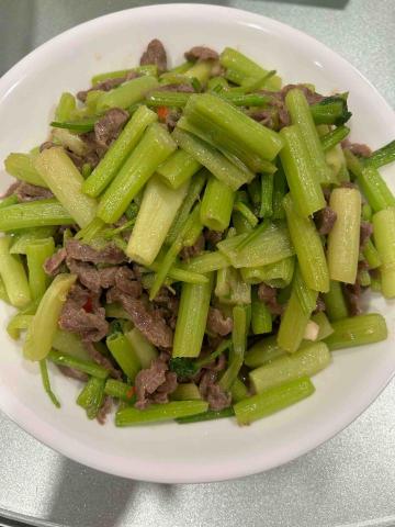 朱素玉 - 牛肉炒芹菜管