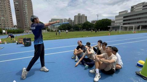 小黑教練 跑步教學/短跑衝刺/肌力訓練/體適能 ☀️ - 教學現場畫面