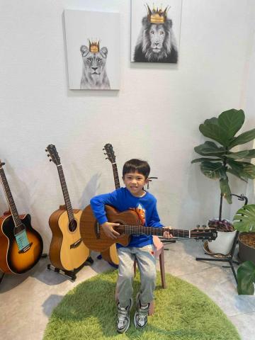 吉他森林木吉他專賣店 - 小學員