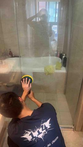 慈恩專業清潔 - 慈恩專業清潔

今日案場說明：楠梓區玻璃高空清潔及廁所乾濕分離水垢處理

1️⃣居家清潔（長期定點清潔）
2️⃣分租清潔
3️⃣退租清潔
4️⃣交屋清潔
5️⃣空屋清潔
6️⃣重點區域清潔（如：廚房 浴室 臥室）
7️⃣大樓清洗水塔以及公寓清洗水塔
8️⃣水塔清洗
9️⃣浴室洗除垢清洗
?廚房油汙清洗
1️⃣1️⃣水冷空调水塔清潔
1️⃣2️⃣5~15灑水車出租、工程用水、
園藝澆花、道路清洗、抑制揚塵、自來水運送
1️⃣3️⃣消毒除蟲
1️⃣4️⃣清運清潔
1️⃣5️⃣ 窗型及分離式冷氣清洗
1️⃣7️