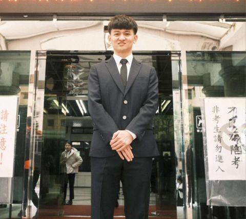 提供法律师服務的專家張騰升