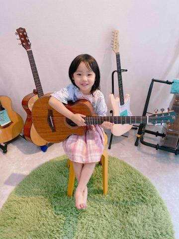 吉他森林木吉他專賣店 - 我女兒