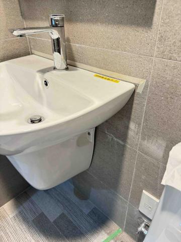 一品工程 - 臉盆及瓷柱腳安裝