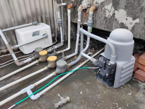 歐寶仁 - 加壓馬達