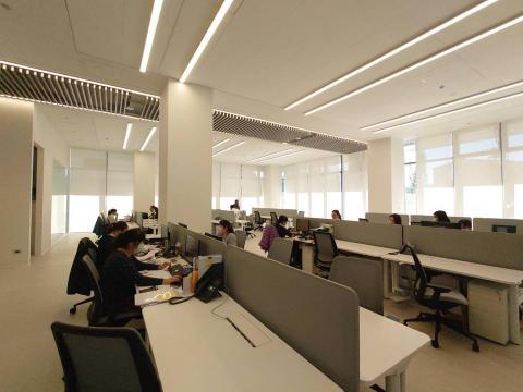 馬汀黃　照明工作室 - 2023-台中辦公室
組合嵌燈、鋁線型燈
以4000K色溫打造明亮開放的辦公空間