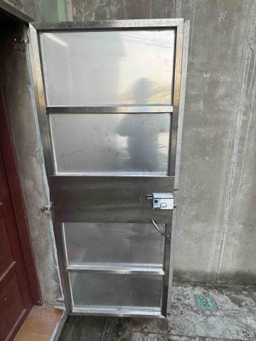 豪虹企業社 - 白鐵門