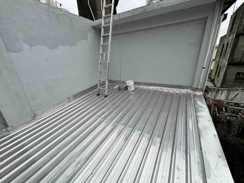 豪虹企業社 - 拆換白鐵屋頂
