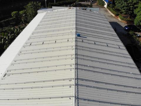 與太陽為伍的男人   太陽能屋頂｜綠建築｜防水工程專家— 省 - 