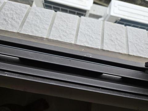 雯倢 - 窗溝清潔