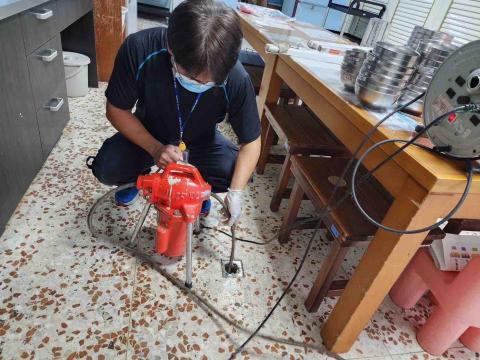 好先生空調水電行 - 污水管通管