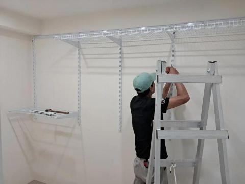 心安冷氣行  ＆傢俱搬運組裝 - 鎖牆壁 調水平