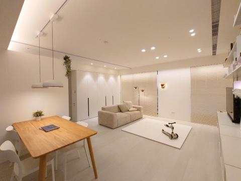 馬汀黃　照明工作室 - 2023-淡水鄭公館
組合嵌燈、間接照明和吊燈
將米白的空間點綴得明亮、溫馨且富有層次感