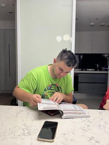 汪汪 - 教導美國人學習中文