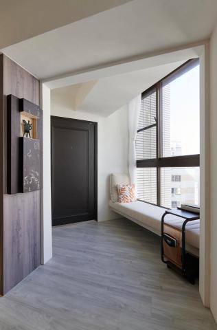 銘墅空間設計 - 玄關處臥榻，讓進門能小歇片刻