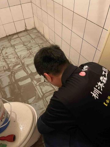 杊沐森-小港店 - 浴室防水層填補