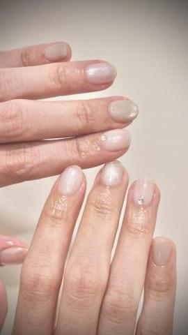 張綺詠 - 單色貓眼跳色氣質美甲