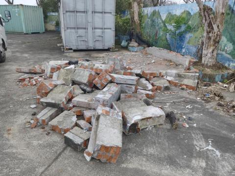 葉浡紳/廢棄物清運 - 水泥塊、紅磚清運