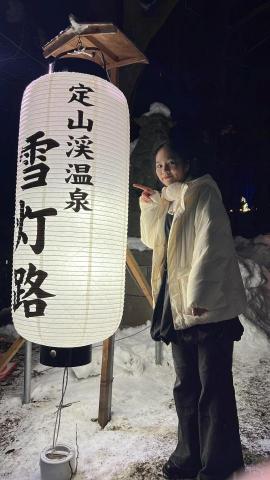 佳蓉莊 - 到定山溪溫泉住宿，旁邊就是定山溪神社，剛好有お雪祭り-雪燈路可以參觀。