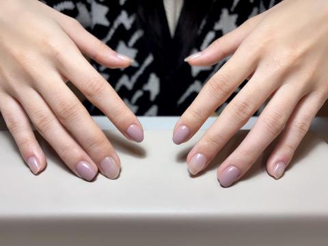 張綺詠 - 單色跳色美甲