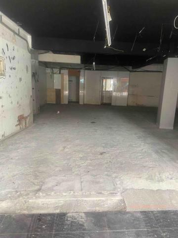 宏盛專業拆除團隊 - 室內地磚拆除完及廢棄物清理完成