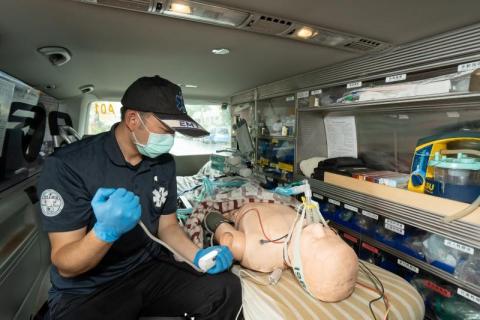 蔡鎮隆 - 專業訓練