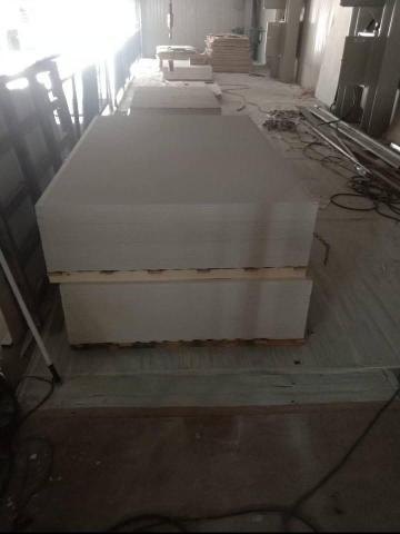 鈞週到企業行 - 