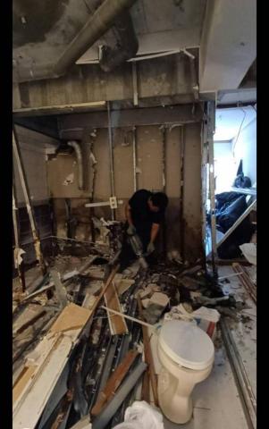 鈞週到企業行 - 打石中